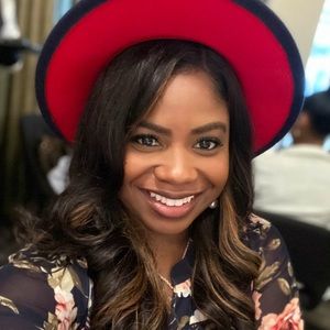 Meet your Posher, Denise